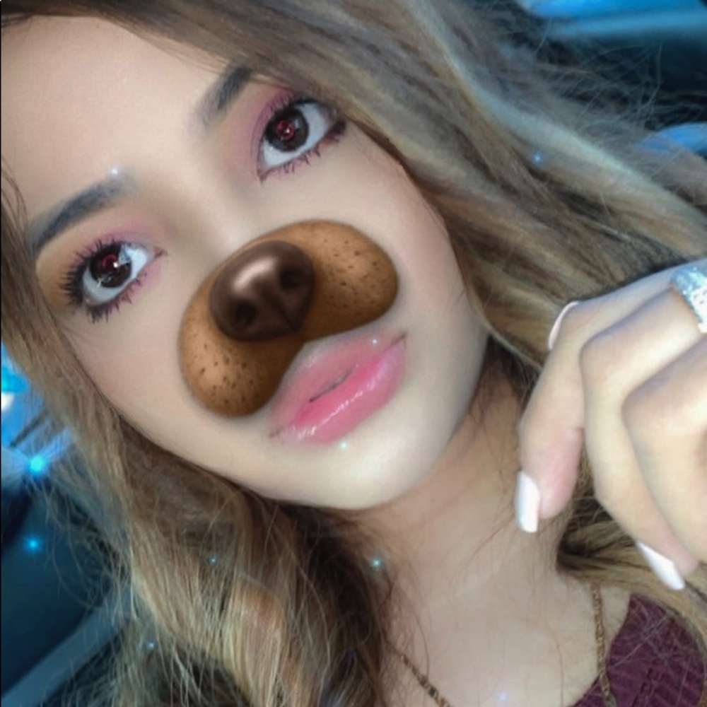 Meet your Posher, Alejandra